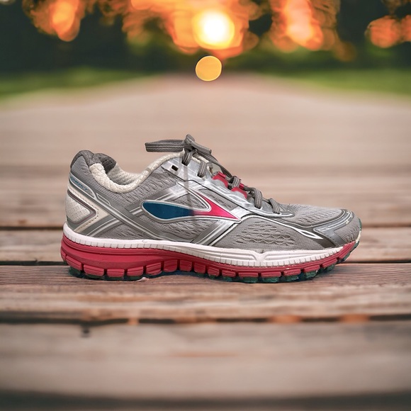 Brooks 'Ghost 8' Athletic Running Shoes
Sneakers Silver /Pink Women's‎ Size 6.5 - Picture 1 of 12